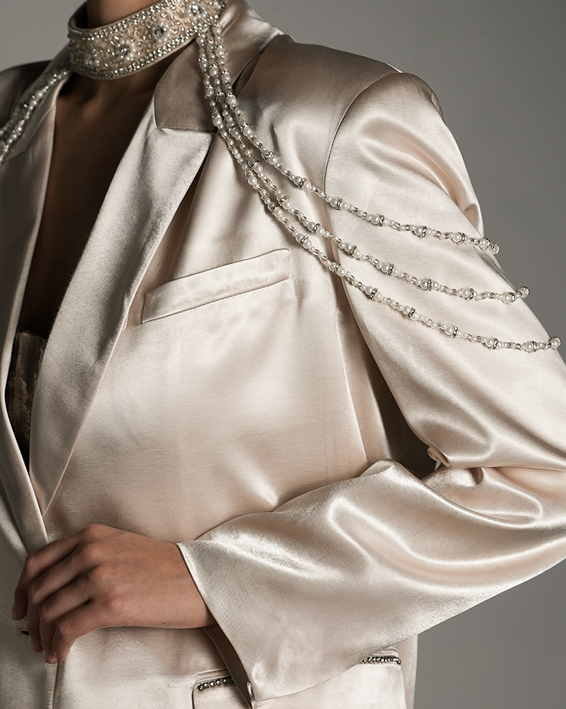 Pearl Shoulder Embellished Choker