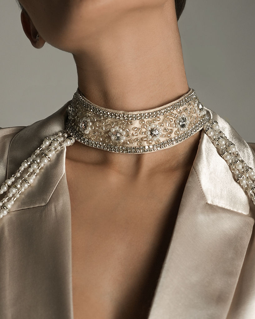 Pearl Shoulder Embellished Choker