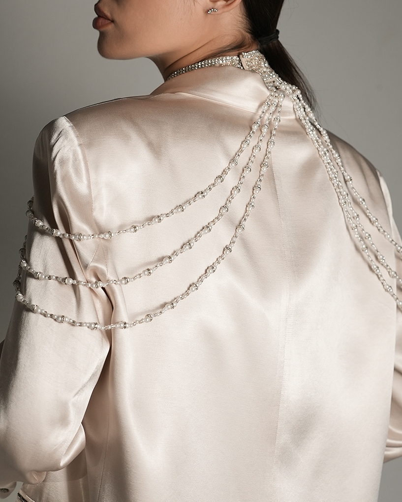 Pearl Shoulder Embellished Choker
