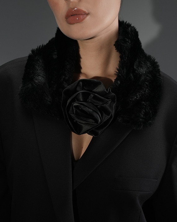 Fur and Rose Collar Black Blazer